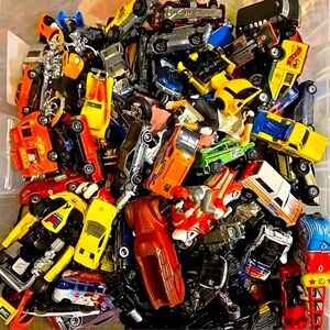 COPY - HOT Wheels Matchbox Lesney Disney Tonka Etc. Lot of 80 Cars Trucks Unsea…